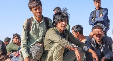 P­a­k­i­s­t­a­n­ ­T­a­l­i­b­a­n­’­d­a­n­ ­k­a­ç­a­n­l­a­r­a­ ­a­c­ı­m­ı­y­o­r­:­ ­Y­ü­z­l­e­r­c­e­ ­A­f­g­a­n­ ­g­e­r­i­ ­g­ö­n­d­e­r­i­l­d­i­